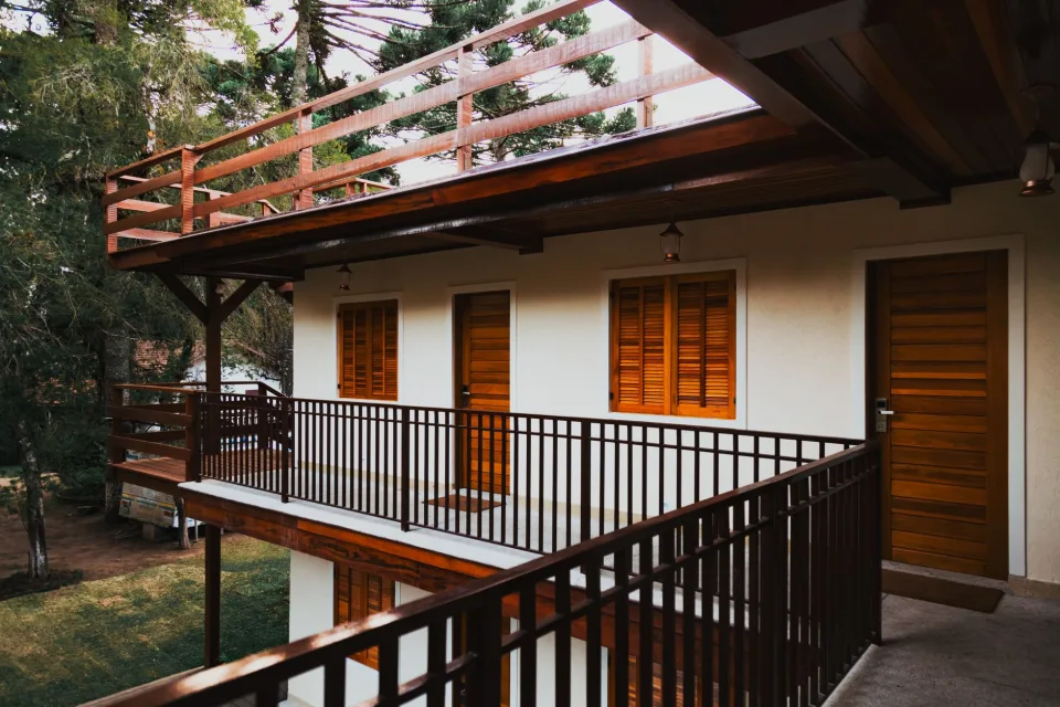 Khu hiên và sân nghỉ